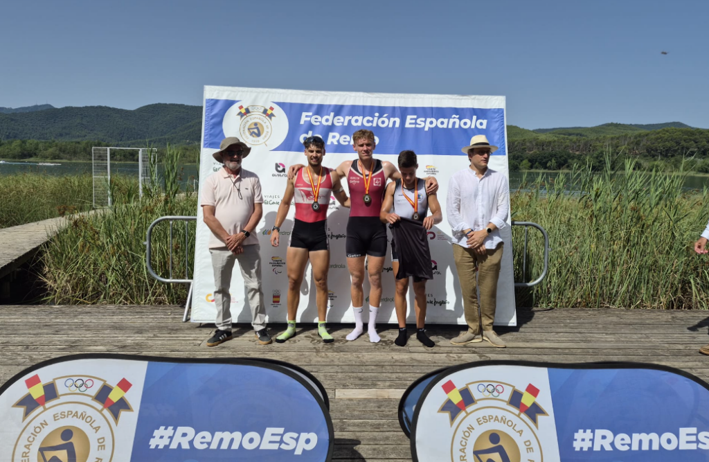 El Club de Rem Tortosa vol felicitar el nostre remer Pau Simó pel gran resultat aconseguit al Campionat d’Espanya sub-23, on s’ha proclamat subcampió en la modalitat d’esquif, després d’una regata molt disputada i d’alt nivell competitiu.